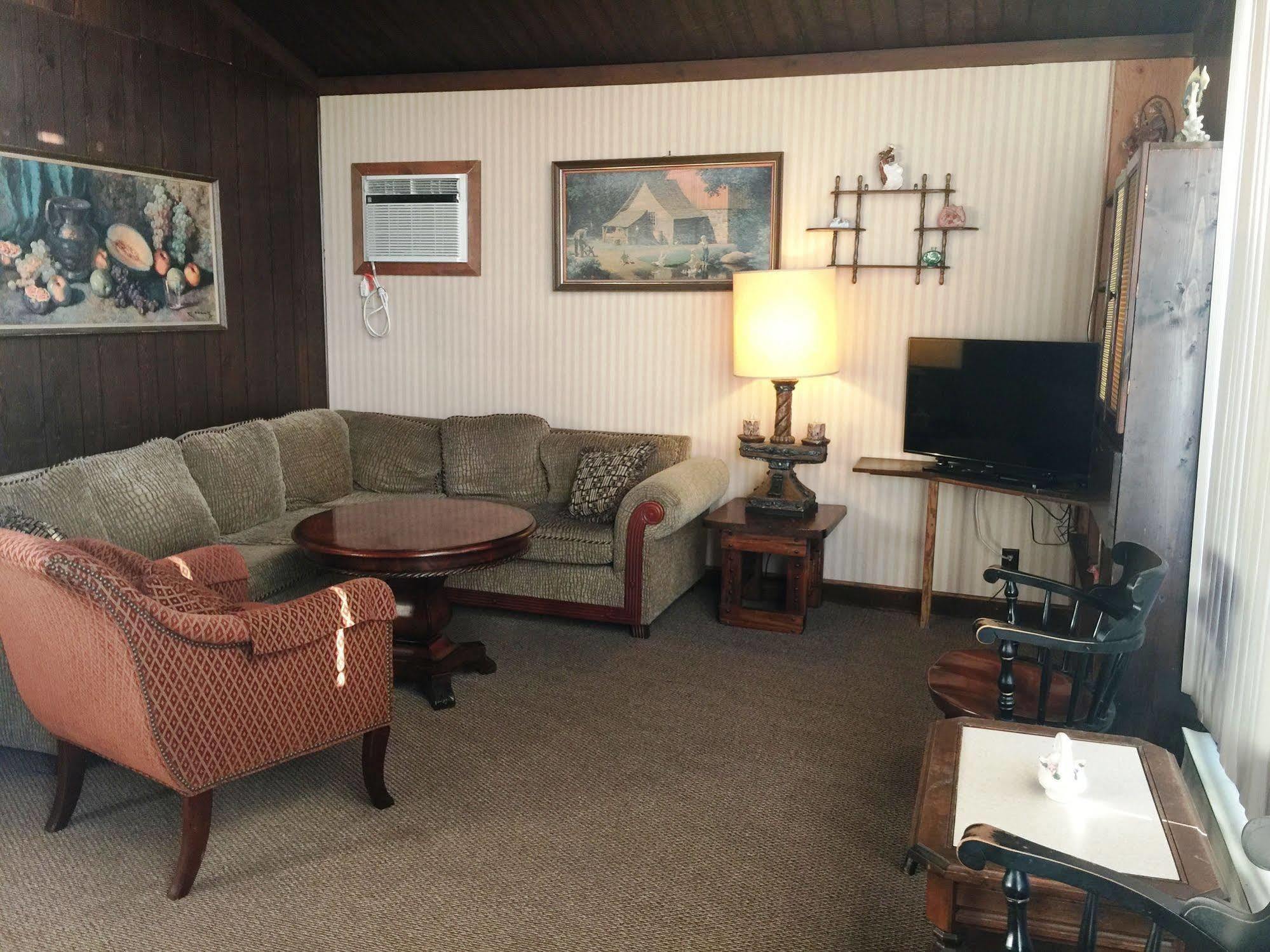 Lake Moc A Tek Inn Lakeville Экстерьер фото